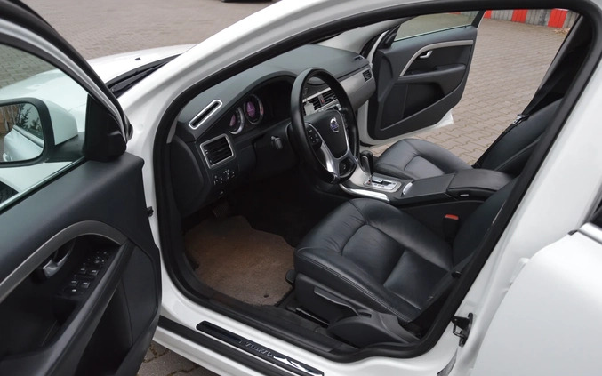 Volvo V70 cena 29500 przebieg: 350000, rok produkcji 2010 z Małogoszcz małe 704